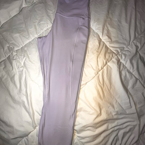 Lululemon Size 8 Yoga Pants: Stay Comfy and Stylish in Vibrant Violet - Picture 8 of 12